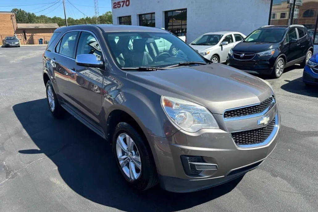 2010 Chevrolet Equinox LS photo 1