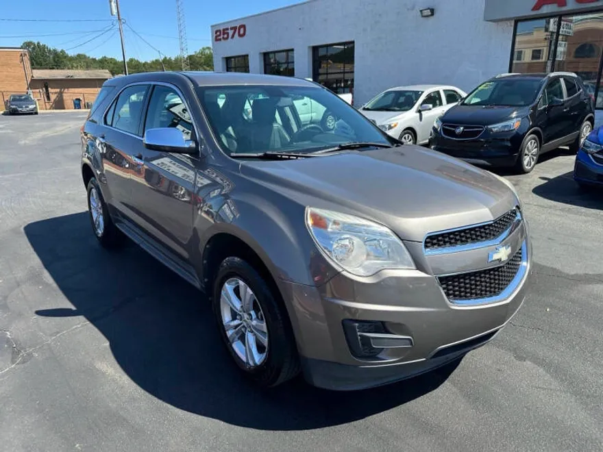 2010 Chevrolet Equinox LS photo 1