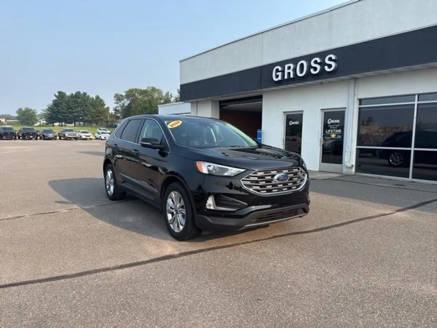 2024 Ford Edge Titanium photo 1