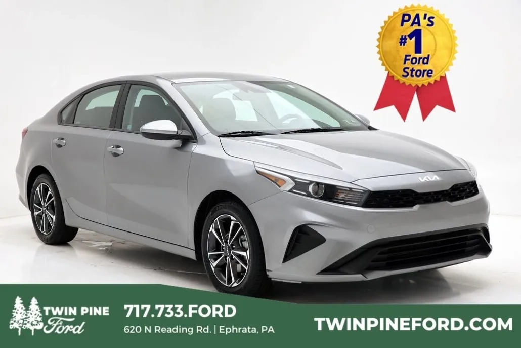 2024 Kia Forte LXS photo 1