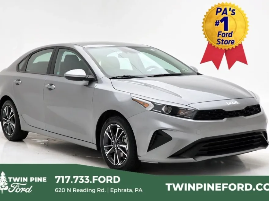 2024 Kia Forte LXS photo 1
