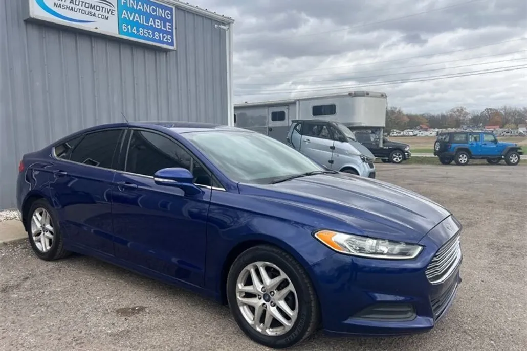 2015 Ford Fusion SE photo 1
