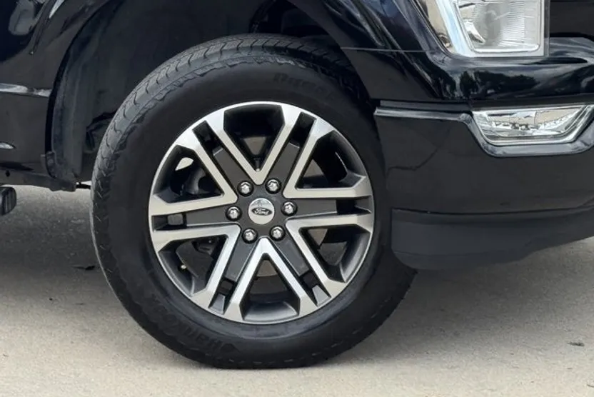 2021 Ford F-150 STX photo 1