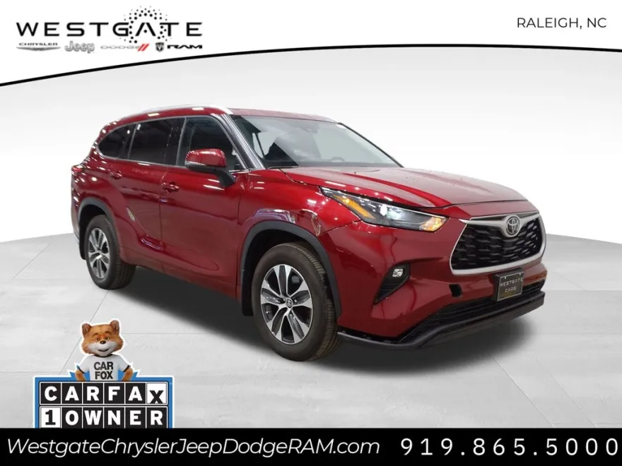 2022 Toyota Highlander XLE photo 1