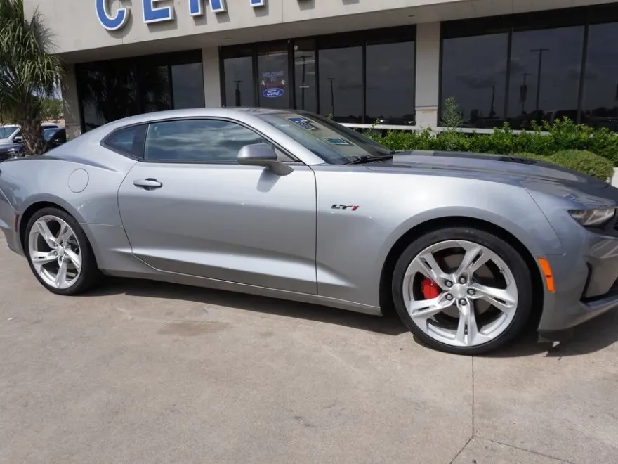2023 Chevrolet Camaro LT1 photo 1