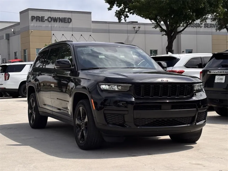 2022 Jeep Grand Cherokee Altitude photo 1