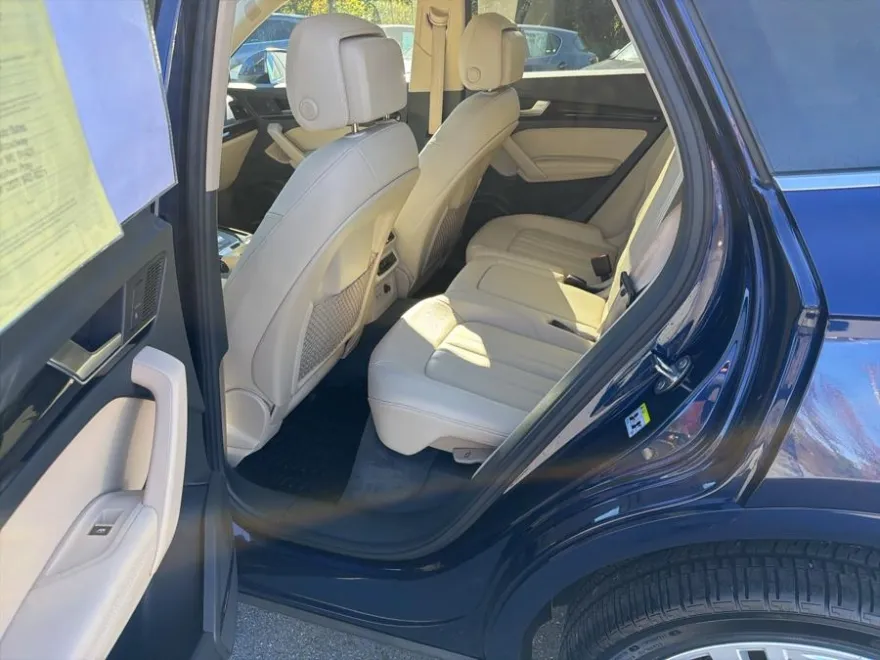 2020 Audi Q5 Premium Plus 45 TFSI photo 1