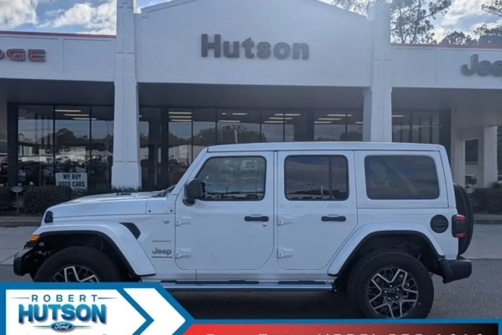 2024 Jeep Wrangler Sahara photo 1