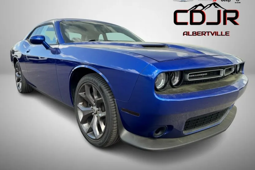 2018 Dodge Challenger SXT photo 1