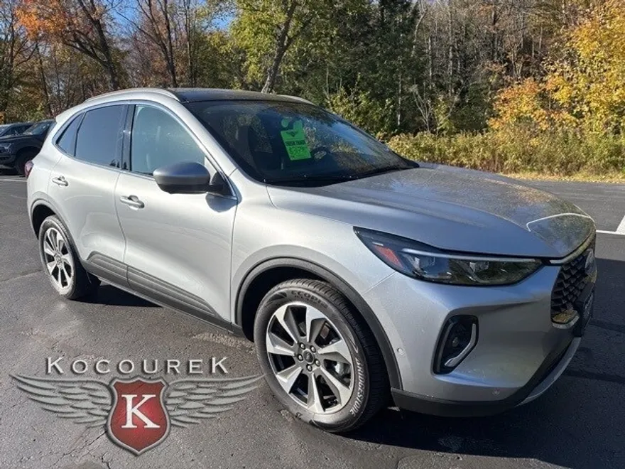 2023 Ford Escape Platinum photo 1