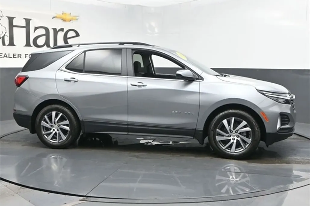 2024 Chevrolet Equinox LT photo 1