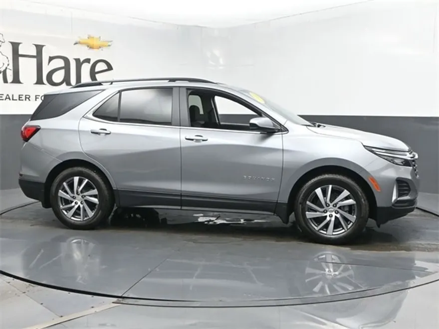 2024 Chevrolet Equinox LT photo 1