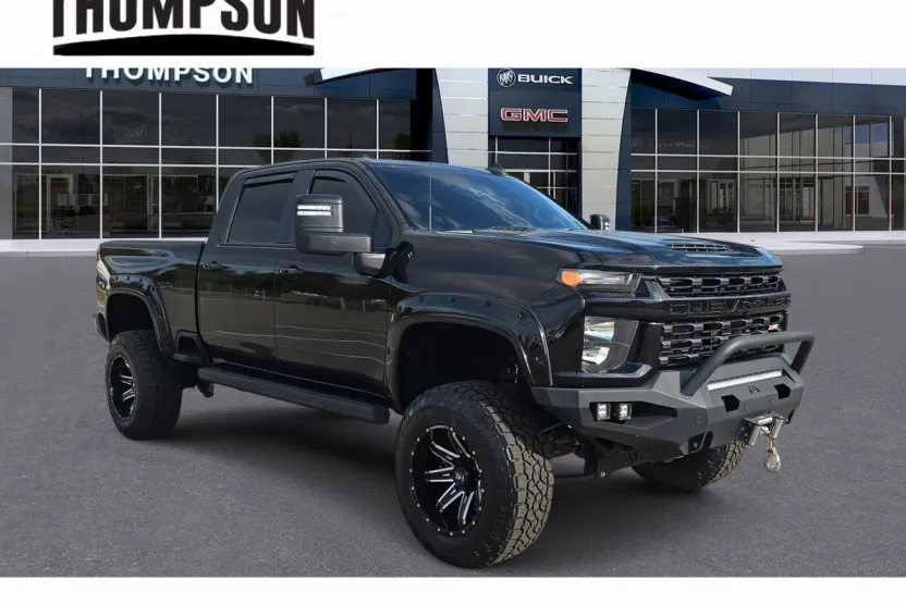 2020 Chevrolet Silverado LT photo 1