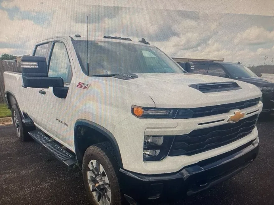 2024 Chevrolet Silverado 2500HD Custom photo 1