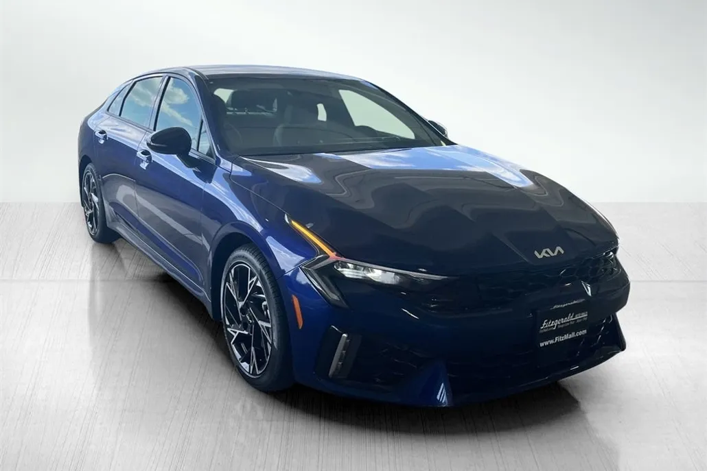 2025 Kia K5 GT-Line photo 1