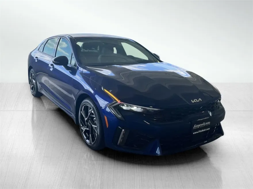 2025 Kia K5 GT-Line photo 1