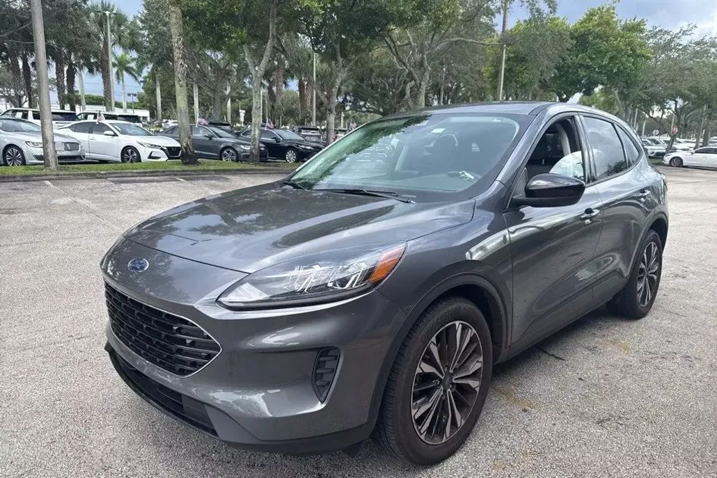 2022 Ford Escape SE photo 1