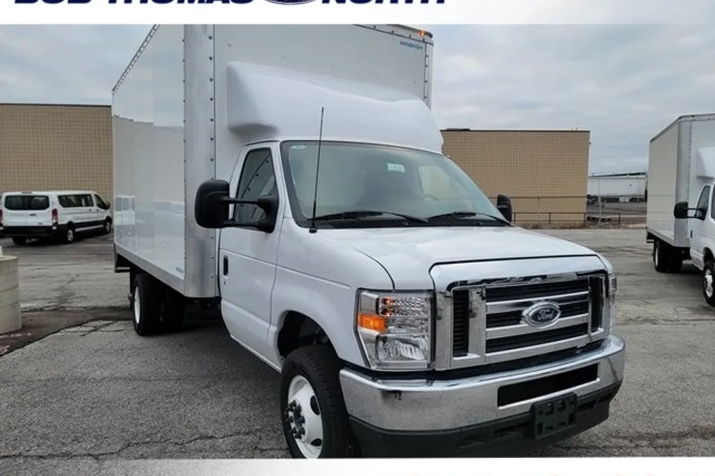2024 Ford E-450 Cutaway Chassis Cab photo 1