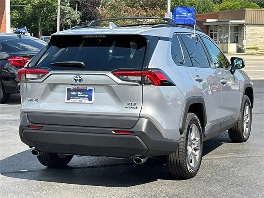 2022 Toyota RAV4 Hybrid XLE photo 1