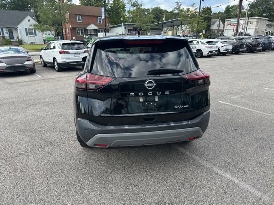 2022 Nissan Rogue SV photo 1