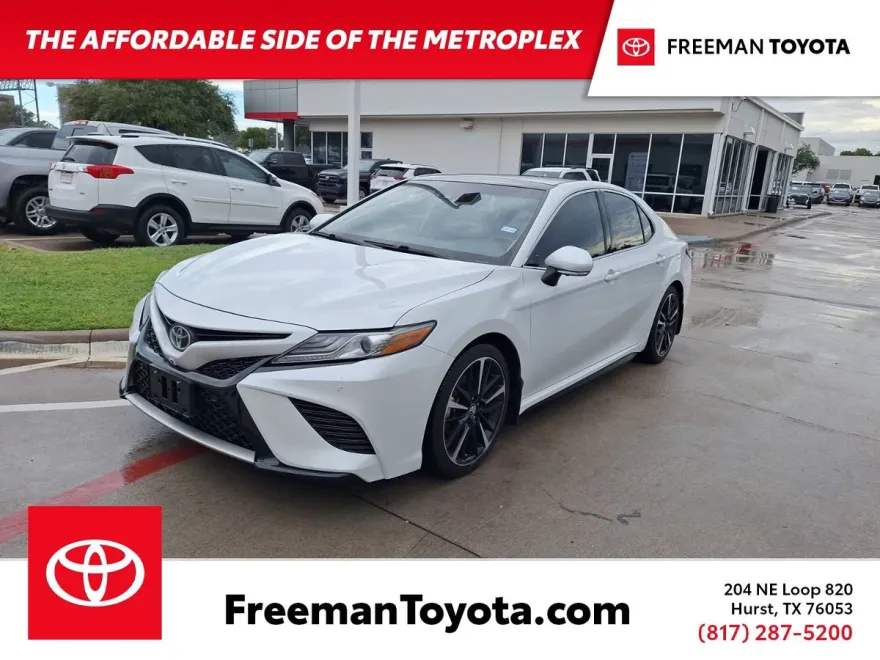 2019 Toyota Camry XSE photo 1