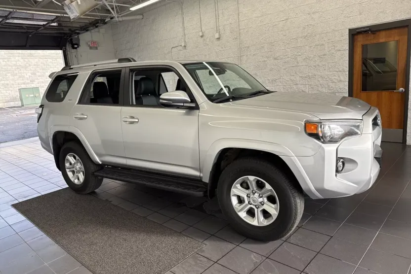 2024 Toyota 4Runner SR5 Premium photo 1