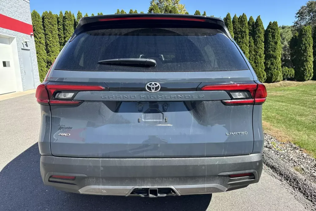 2024 Toyota Grand Highlander Limited AWD photo 1