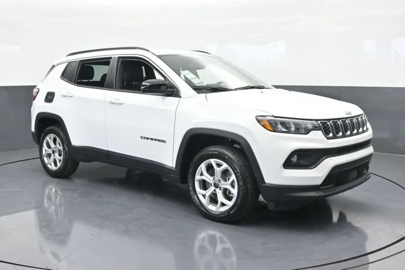 2025 Jeep Compass Latitude photo 1