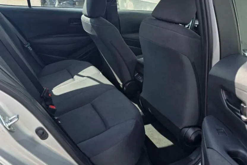 2023 Toyota Corolla LE photo 1