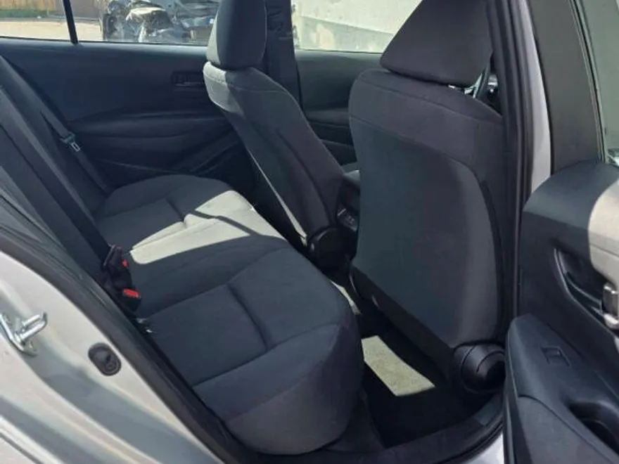 2023 Toyota Corolla LE photo 1
