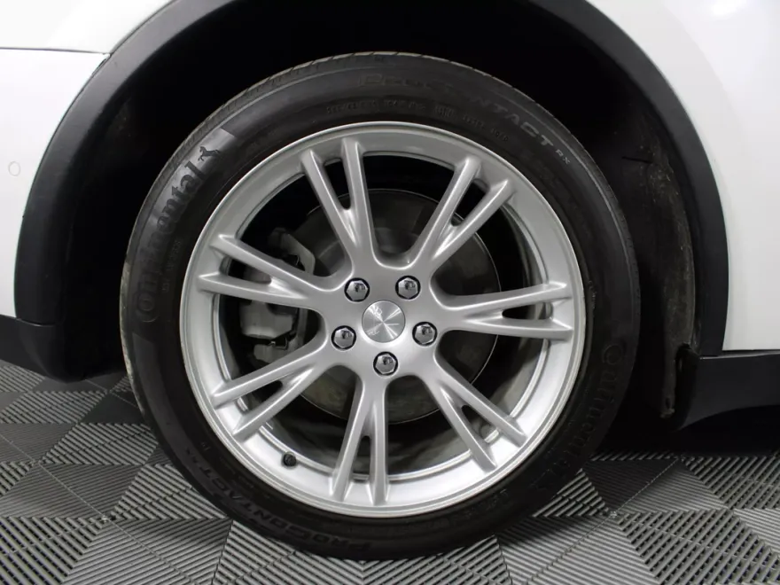 2020 Tesla Model Y Long Range photo 32