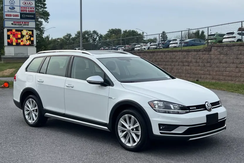 2019 Volkswagen Golf Alltrack TSI SE photo 1