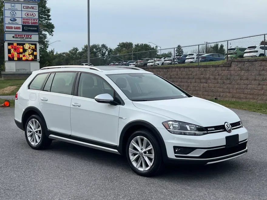 2019 Volkswagen Golf Alltrack TSI SE photo 1