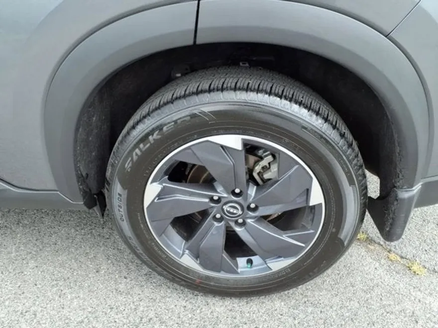 2025 Nissan Rogue SV photo 1