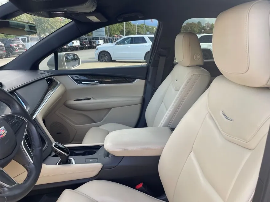 2017 Cadillac XT5 Base photo 1
