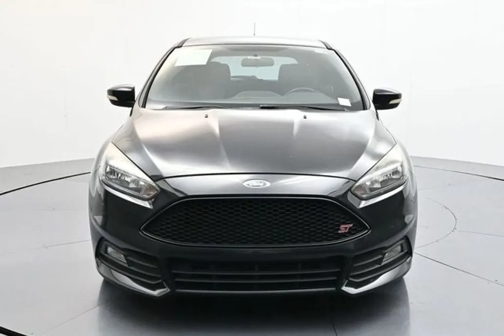 2018 Ford Focus ST photo 1