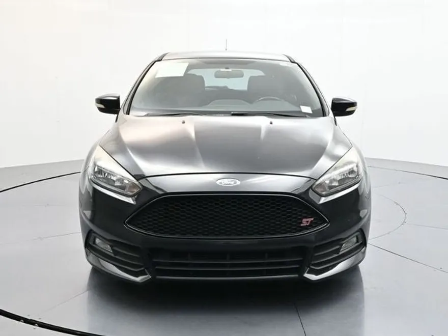 2018 Ford Focus ST photo 1