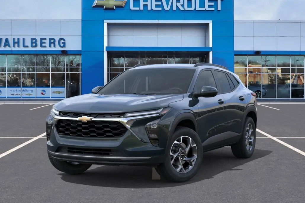 2025 Chevrolet Trax LT photo 1