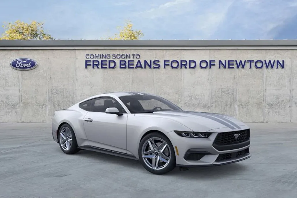 2025 Ford Mustang EcoBoost photo 1