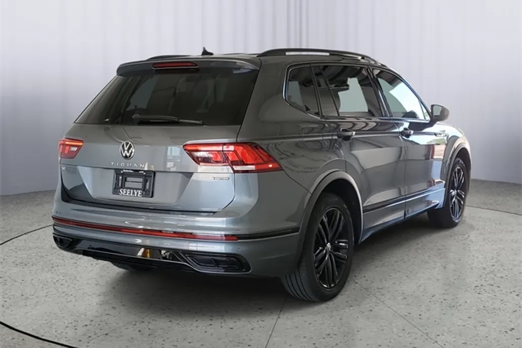 2022 Volkswagen Tiguan SE R-Line Black photo 1