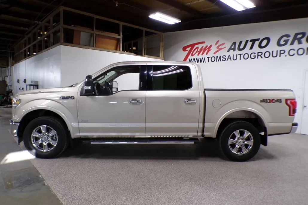 2017 Ford F-150 Lariat photo 1