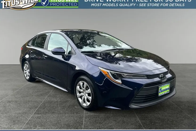 2025 Toyota Corolla LE photo 1
