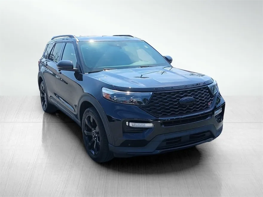 2022 Ford Explorer ST photo 1