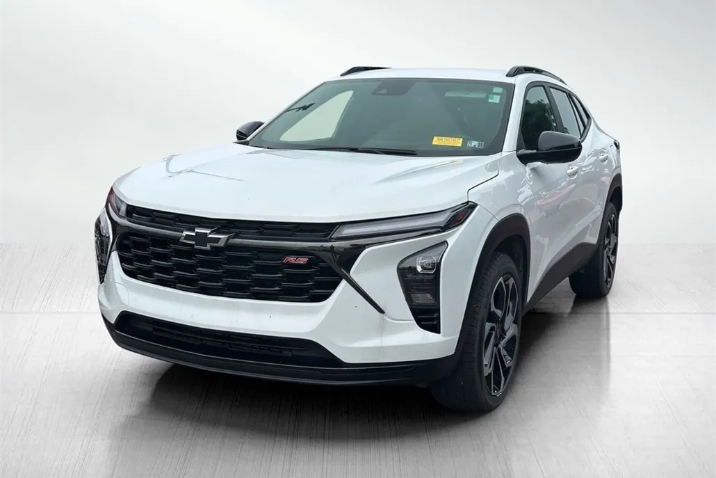 2024 Chevrolet Trax photo 1