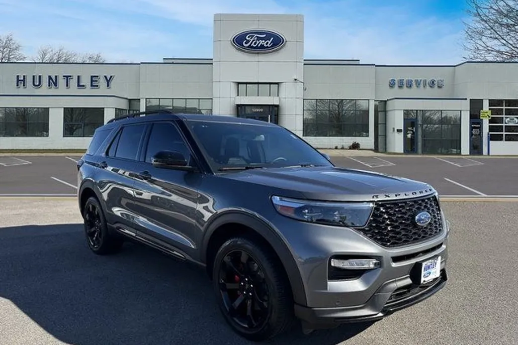 2023 Ford Explorer ST photo 1