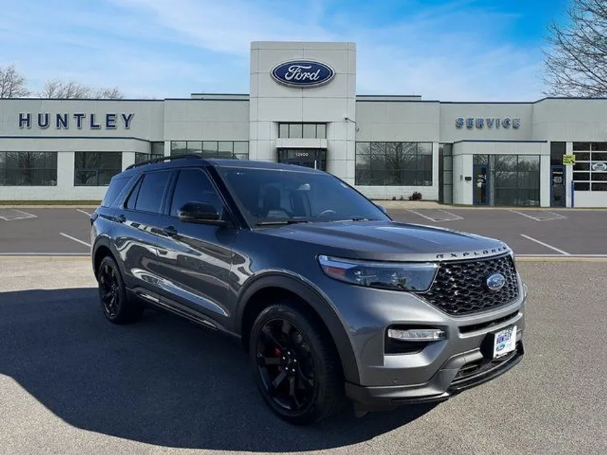 2023 Ford Explorer ST photo 1