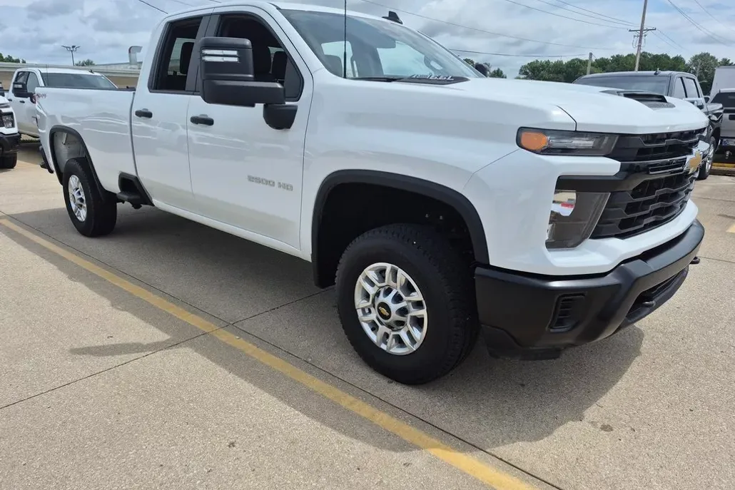 2025 Chevrolet Silverado 2500HD photo 1