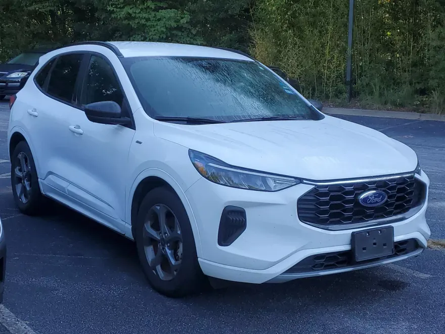 2023 Ford Escape ST-Line photo 1
