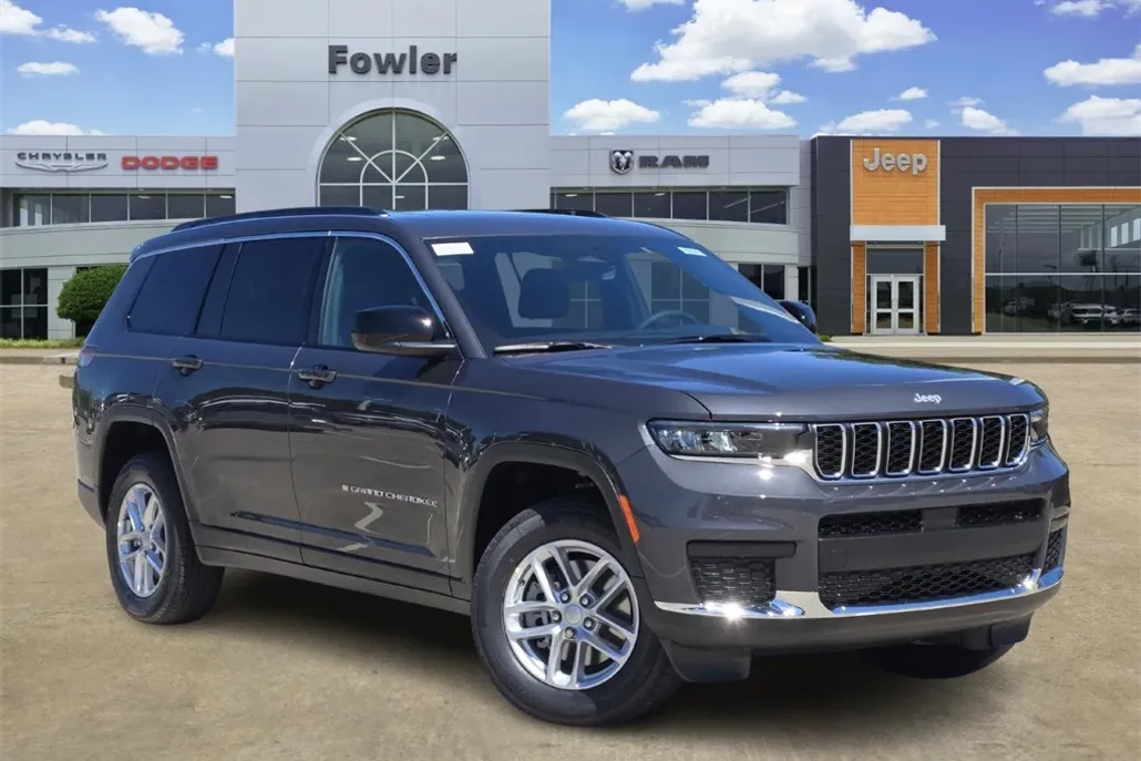 2025 Jeep Grand Cherokee Laredo photo 1