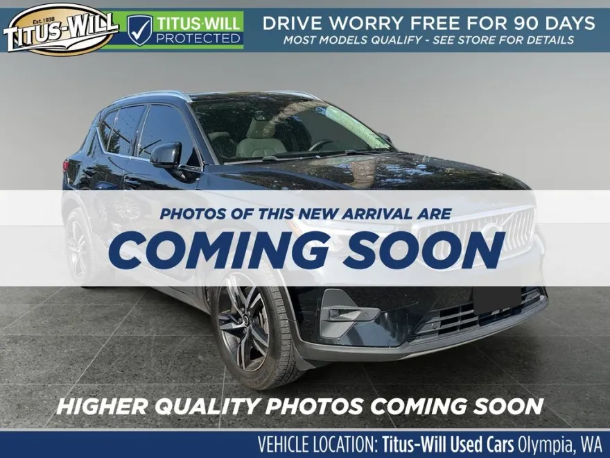 2023 Volvo XC40 Plus photo 1